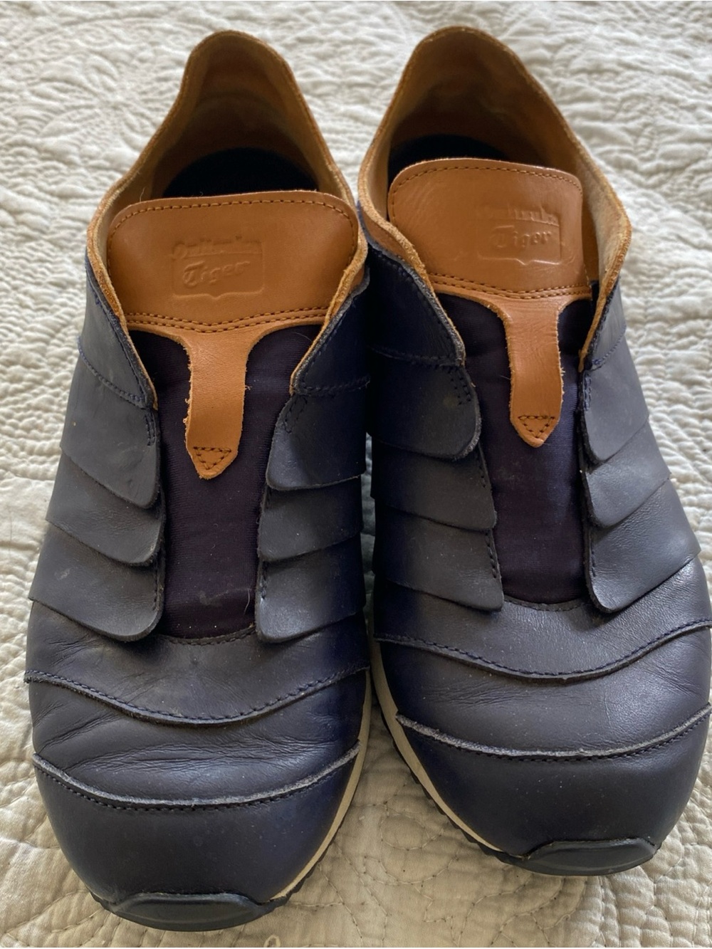 Onitsuka Tiger Women’s Size 6 1/2 Slip-On Leather Sneakers in Navy and Tan